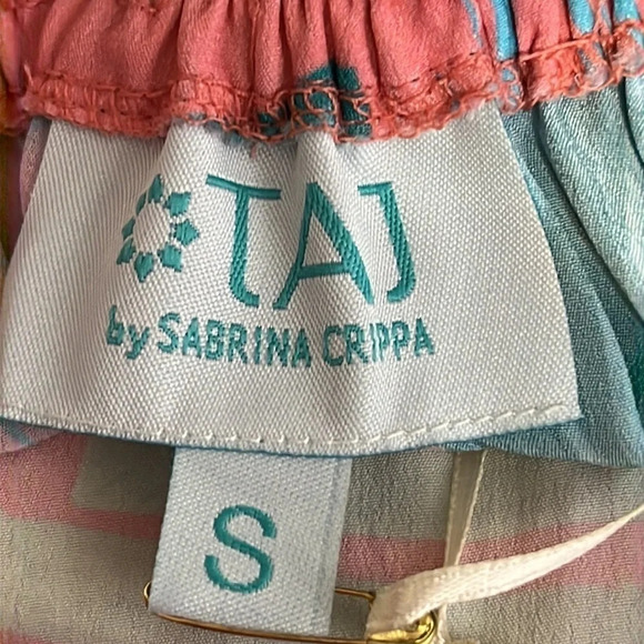 Taj by Sabrina Crippa Anastasia Top in Pink Abstract Jungle - NEW - Size Small - Picture 5 of 9